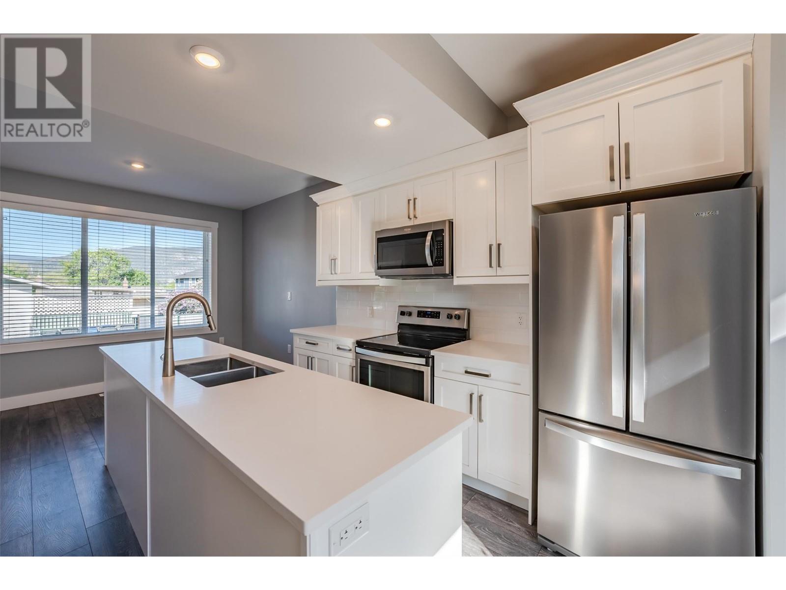 703 Forestbrook Drive Unit# 102, Penticton, British Columbia  V2A 2E6 - Photo 2 - 10333294