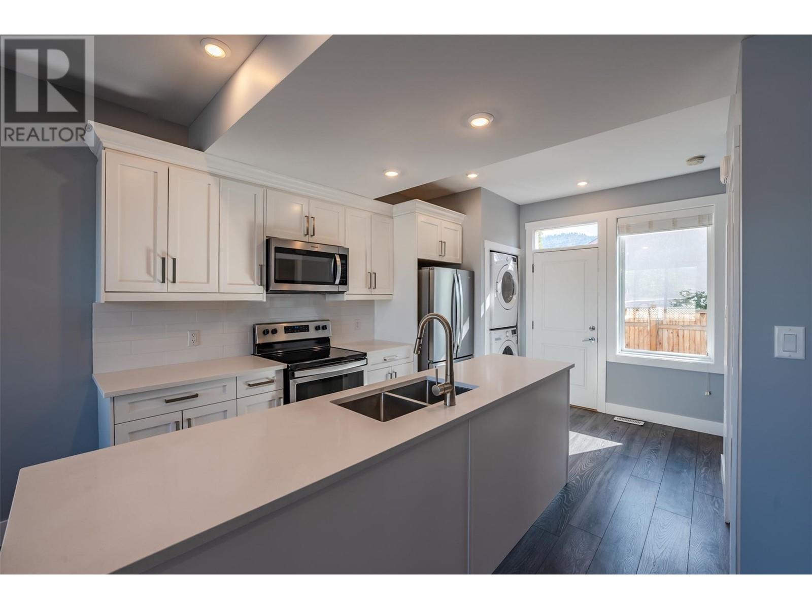 703 Forestbrook Drive Unit# 102, Penticton, British Columbia  V2A 2E6 - Photo 3 - 10333294