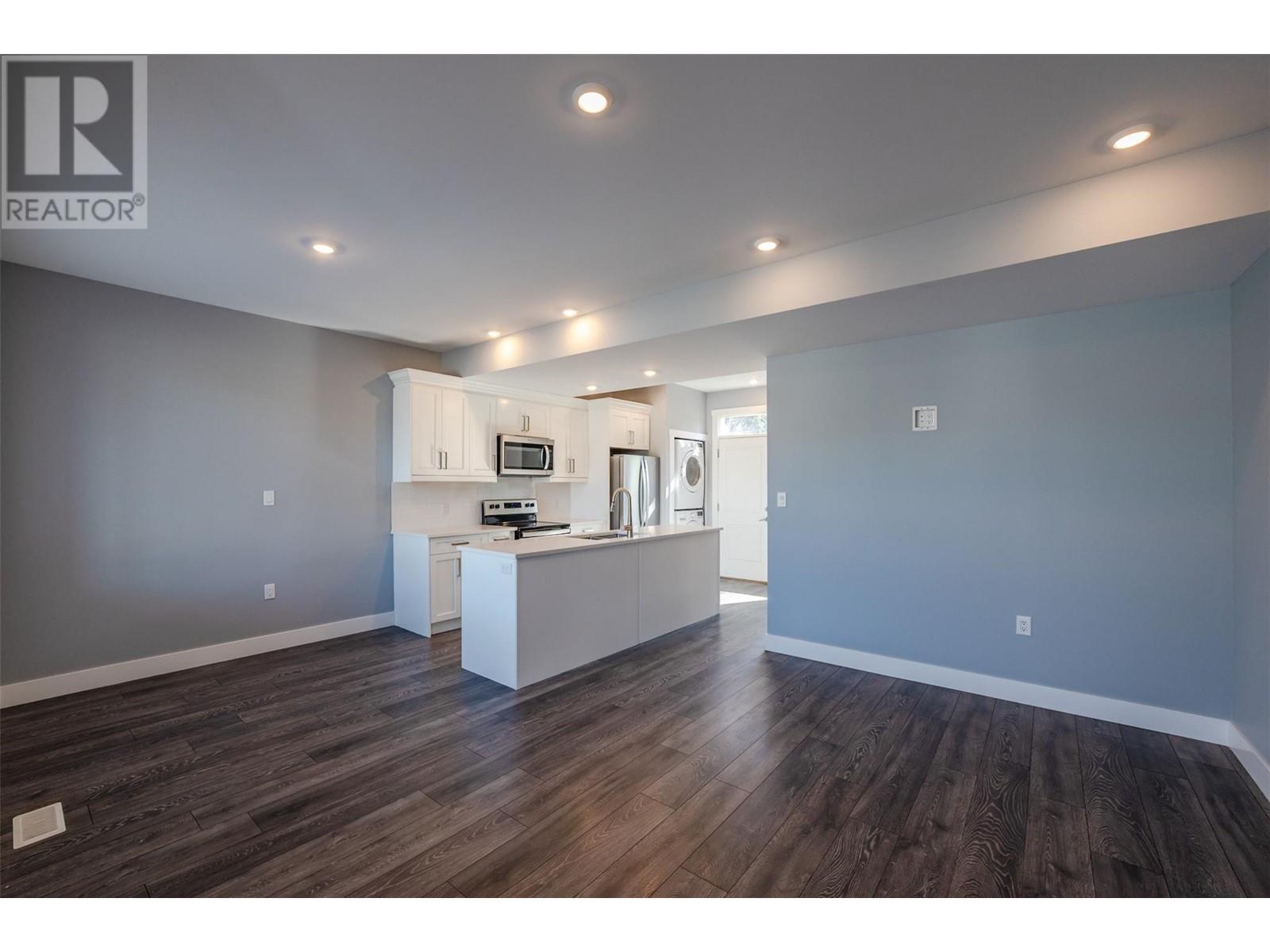 703 Forestbrook Drive Unit# 102, Penticton, British Columbia  V2A 2E6 - Photo 4 - 10333294