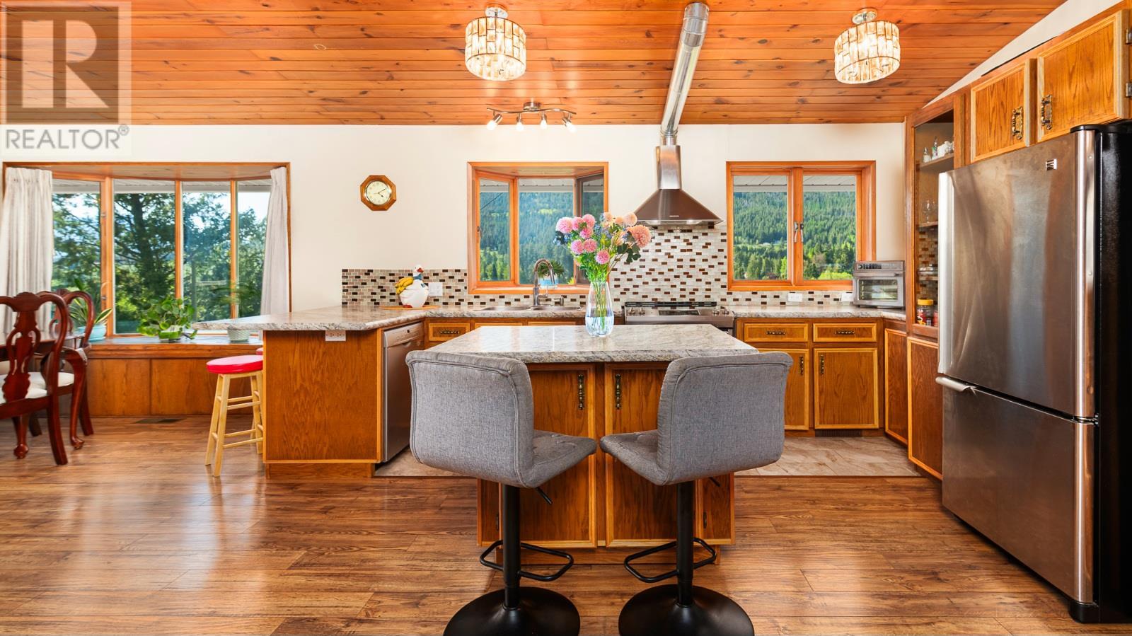 208 36 Avenue N, Erickson, British Columbia  V0B 1G1 - Photo 5 - 10333611