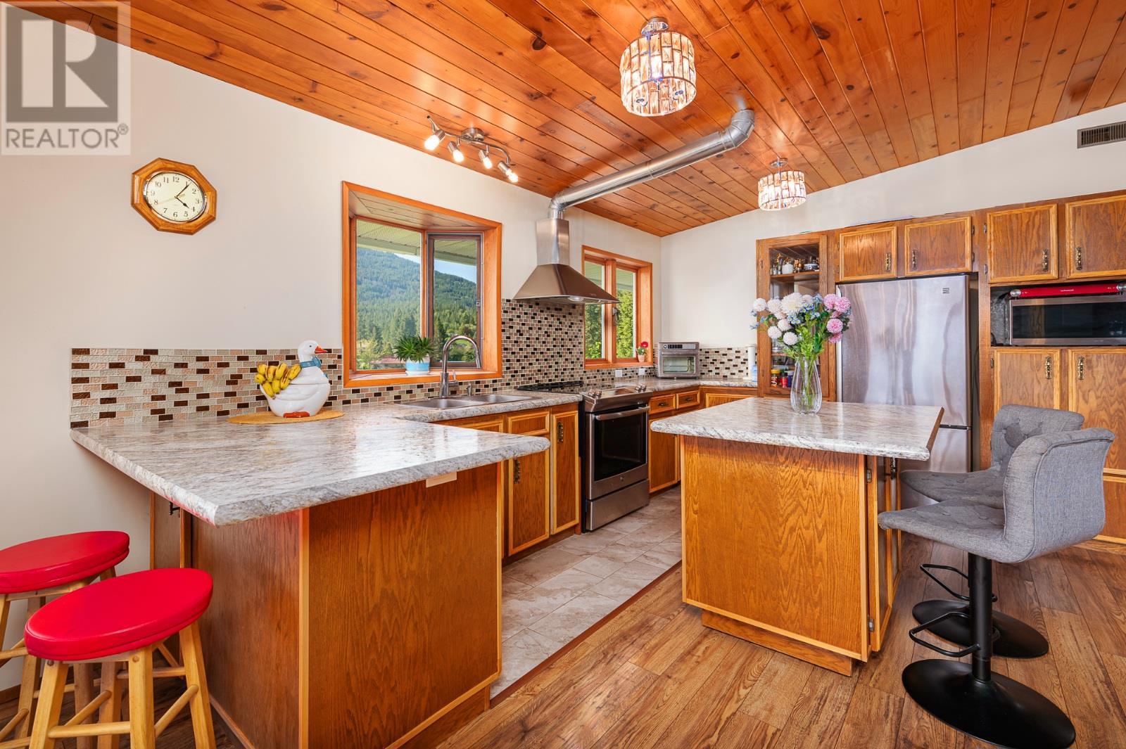 208 36 Avenue N, Erickson, British Columbia  V0B 1G1 - Photo 6 - 10333611