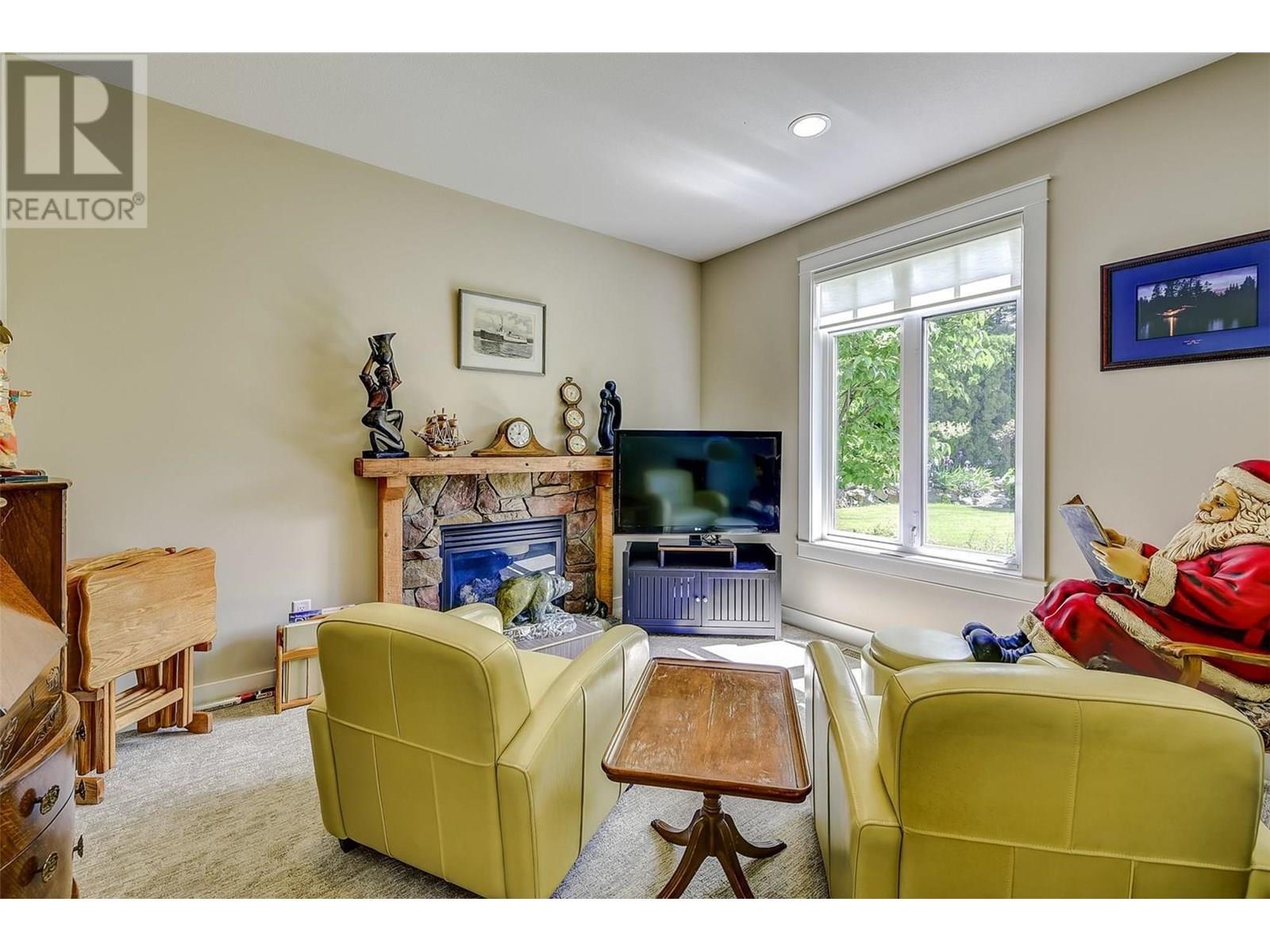 3672 Luxmoore Road, Kelowna, British Columbia  V1W 4C7 - Photo 21 - 10333671