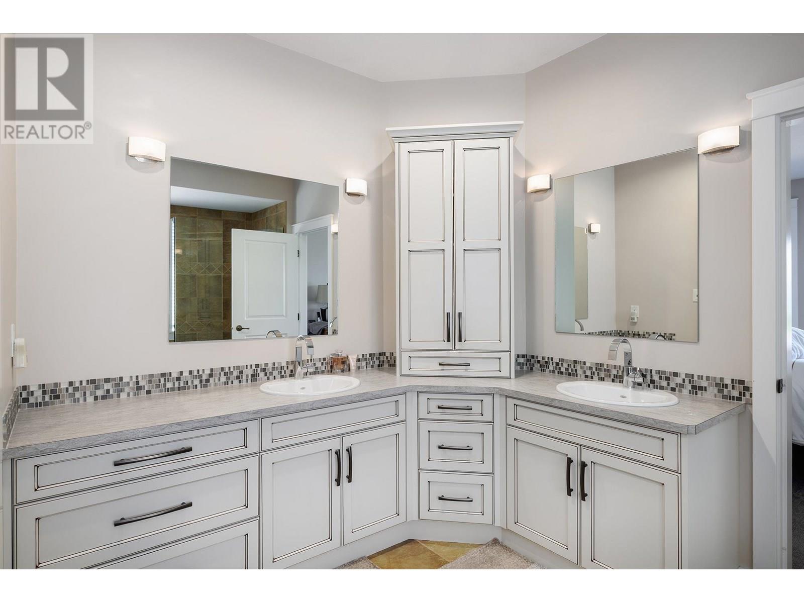 3672 Luxmoore Road, Kelowna, British Columbia  V1W 4C7 - Photo 25 - 10333671