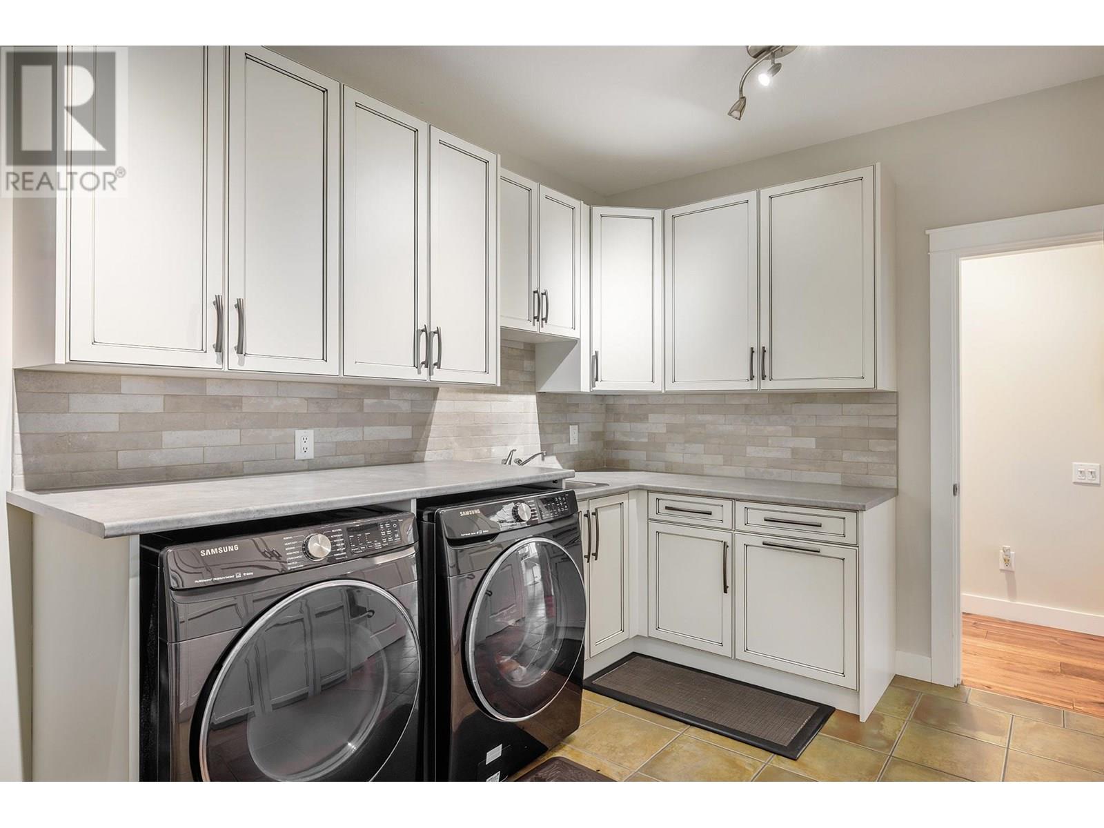 3672 Luxmoore Road, Kelowna, British Columbia  V1W 4C7 - Photo 28 - 10333671