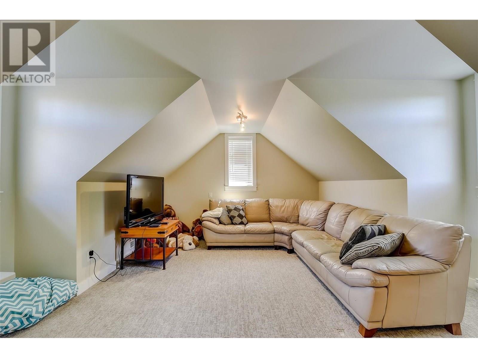 3672 Luxmoore Road, Kelowna, British Columbia  V1W 4C7 - Photo 32 - 10333671