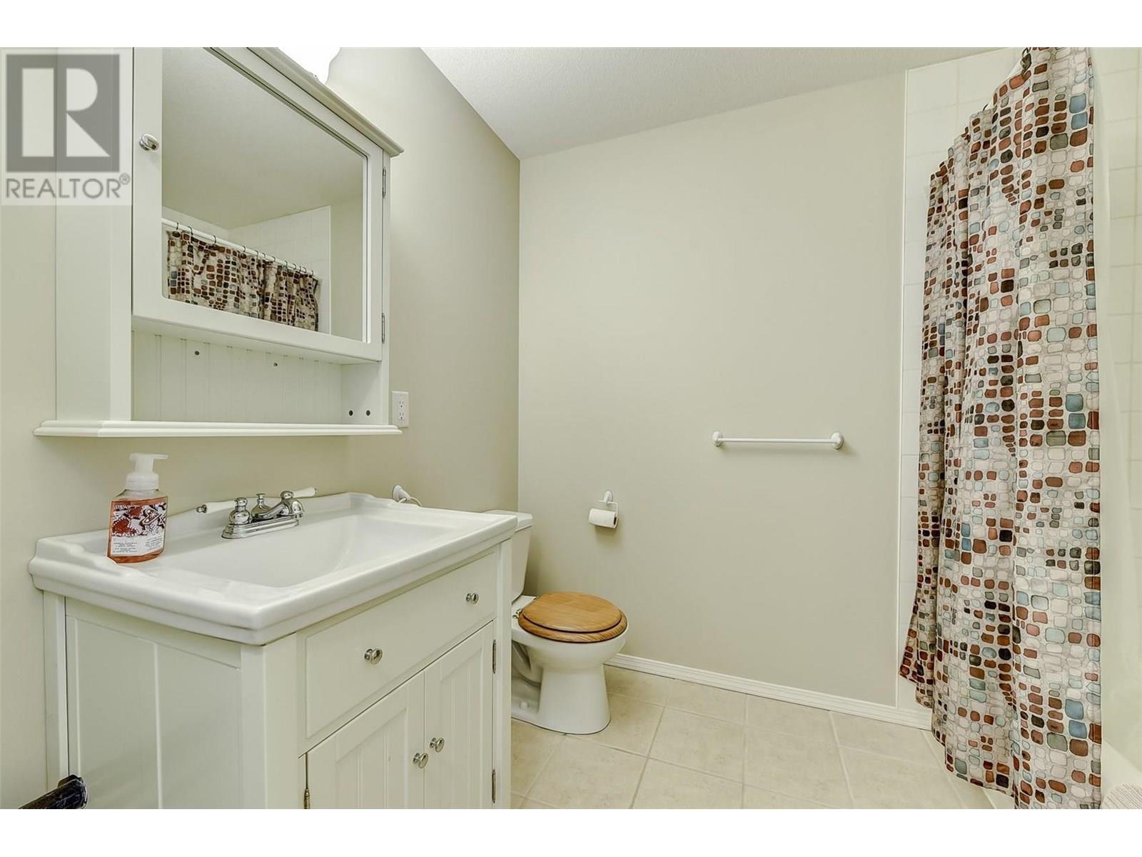 3672 Luxmoore Road, Kelowna, British Columbia  V1W 4C7 - Photo 43 - 10333671