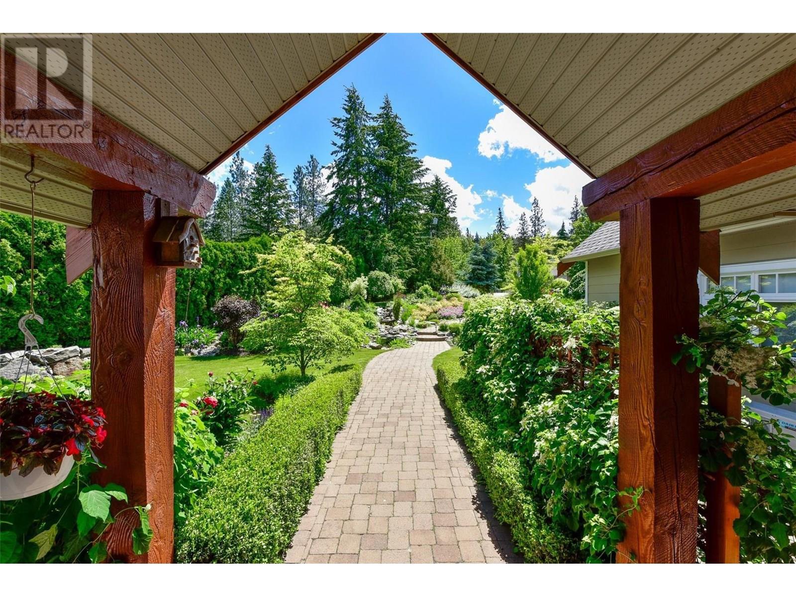 3672 Luxmoore Road, Kelowna, British Columbia  V1W 4C7 - Photo 51 - 10333671