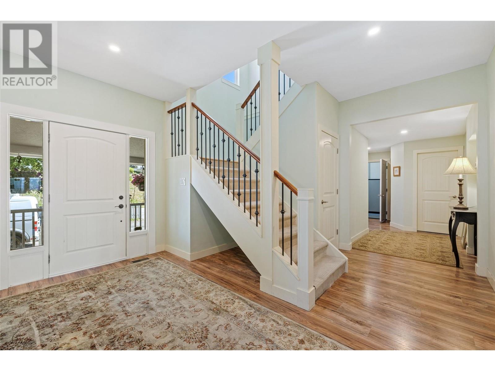 3299 Mcculloch Road, Kelowna, British Columbia  V1W 4G5 - Photo 6 - 10333686