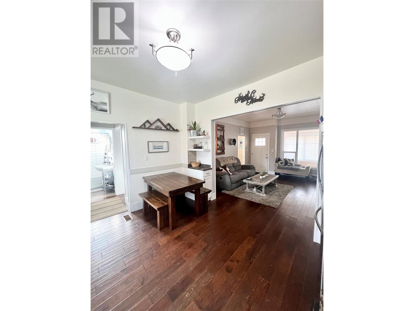 1902 Nicola Avenue, Merritt, British Columbia  V1K 1R6 - Photo 2 - 10333929