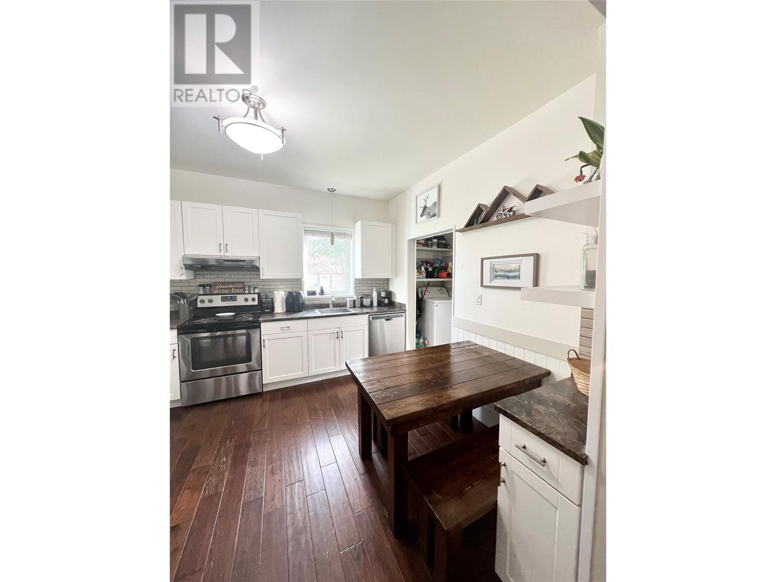 1902 Nicola Avenue, Merritt, British Columbia  V1K 1R6 - Photo 4 - 10333929