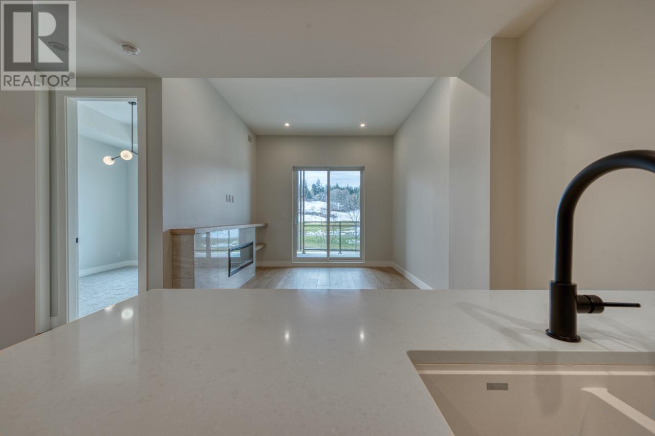75 Predator Ridge Drive Unit# 208, Vernon, British Columbia  V1H 1G4 - Photo 12 - 10334087