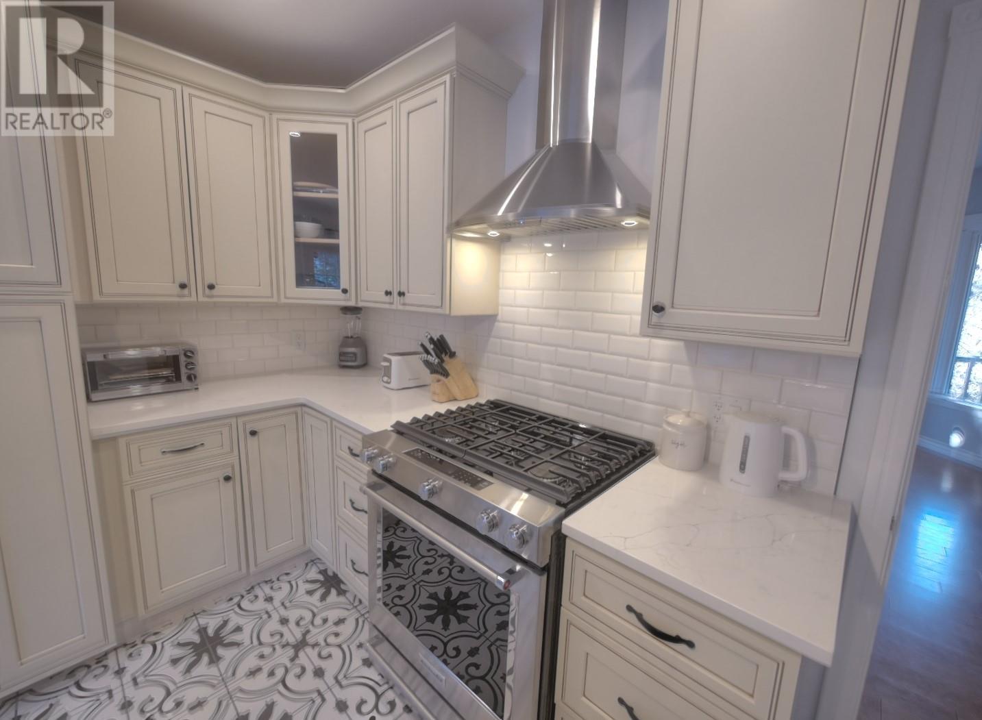 95 High Street, Nelson, British Columbia  V1L 3Z5 - Photo 4 - 10334118