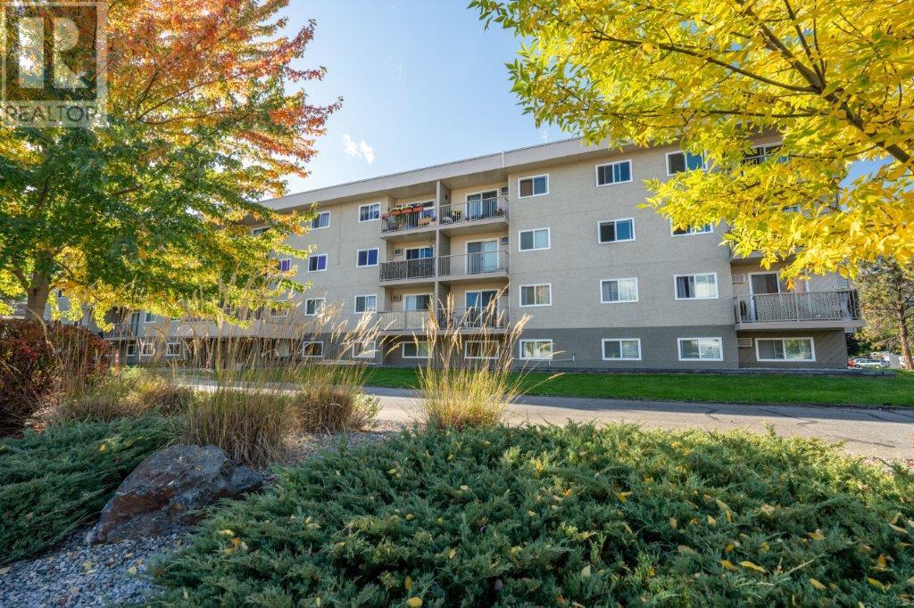 130 Skaha Place Unit# 311, Penticton, British Columbia  V2A 7J6 - Photo 1 - 10334369