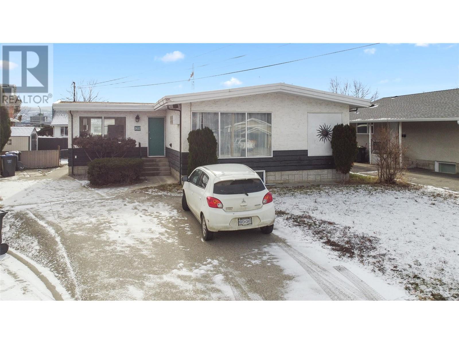 1611 Elm Street E, Kelowna, British Columbia  V1Y 3X1 - Photo 1 - 10334847