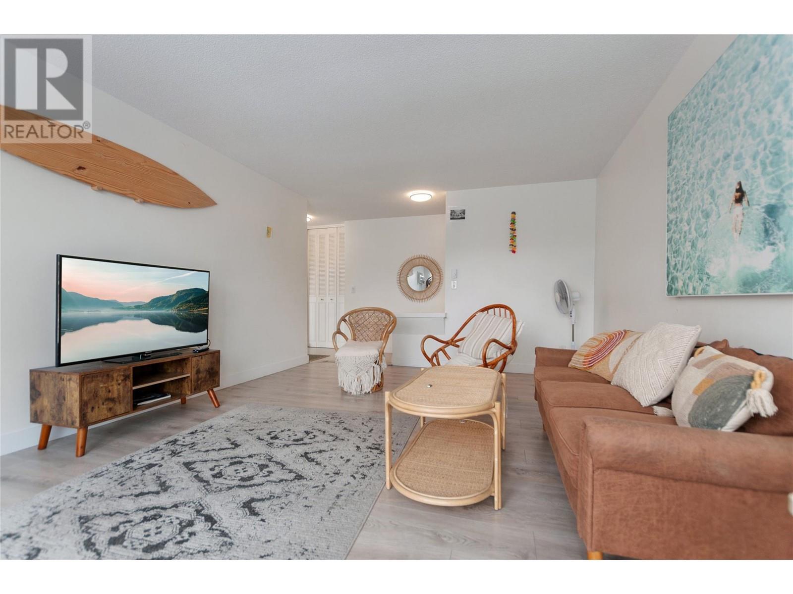 1611 Elm Street E, Kelowna, British Columbia  V1Y 3X1 - Photo 3 - 10334847