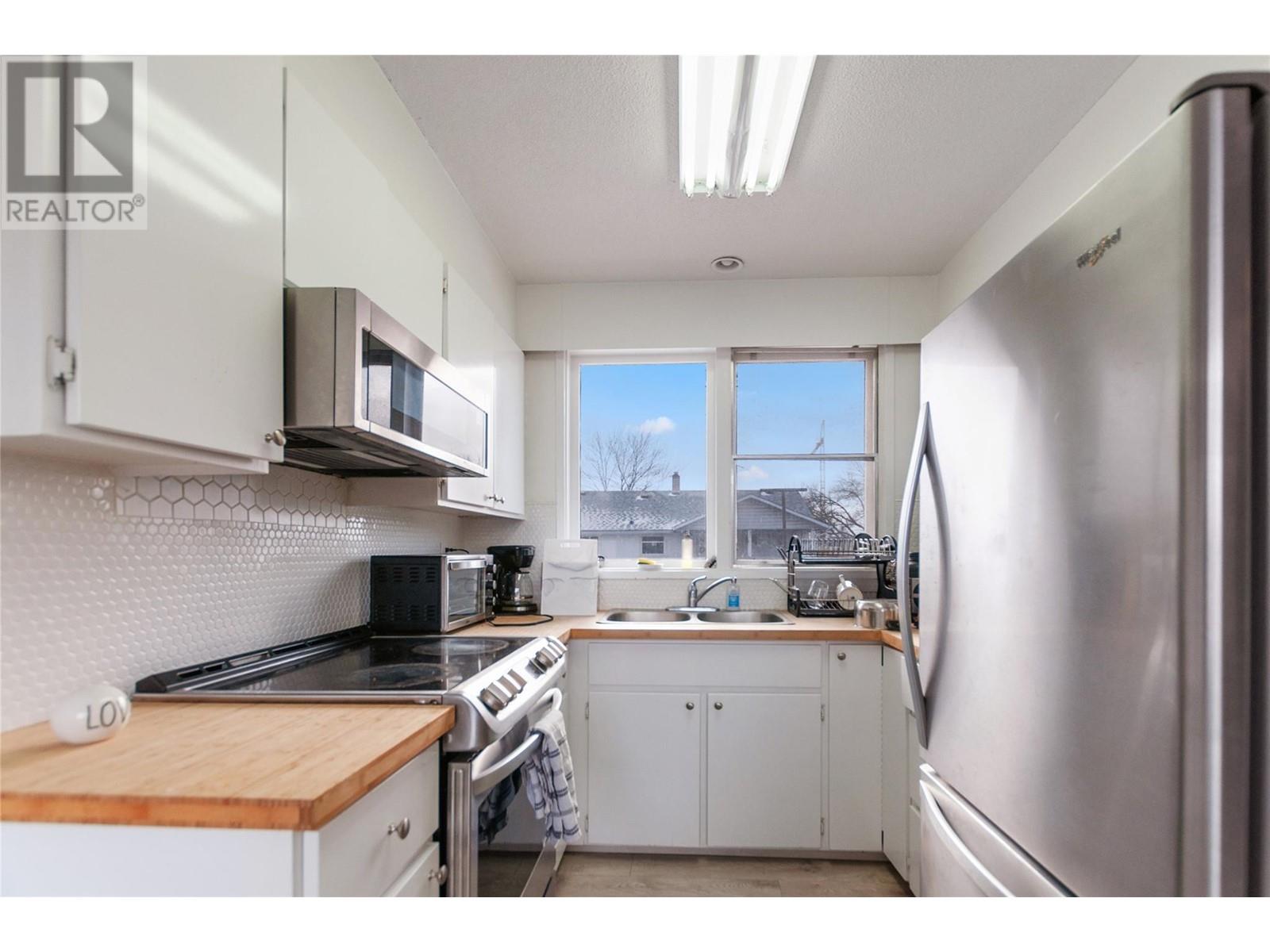 1611 Elm Street E, Kelowna, British Columbia  V1Y 3X1 - Photo 4 - 10334847