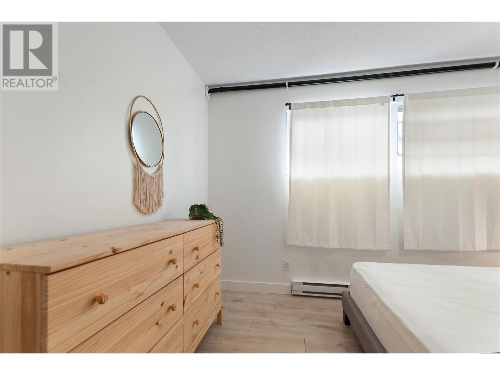 1611 Elm Street E, Kelowna, British Columbia  V1Y 3X1 - Photo 9 - 10334847