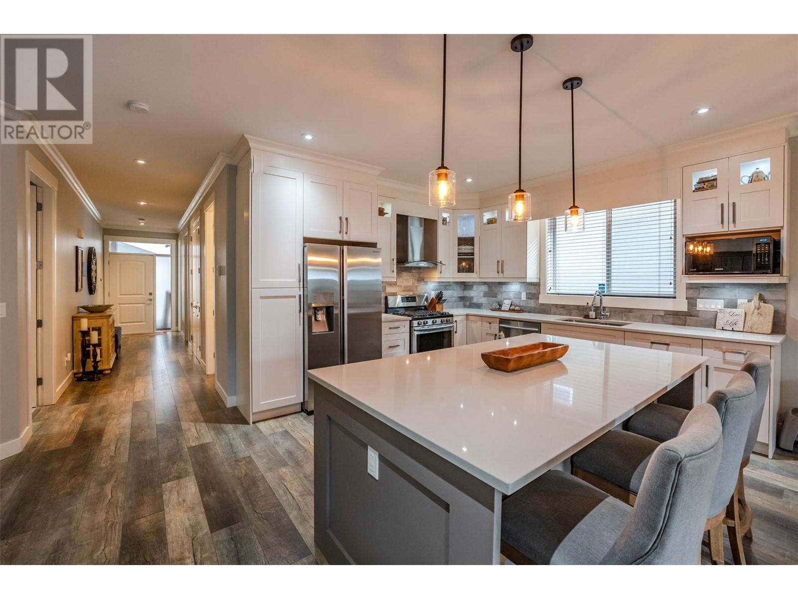 361 Chardonnay Avenue, Oliver, British Columbia  V0H 1T4 - Photo 2 - 10335062