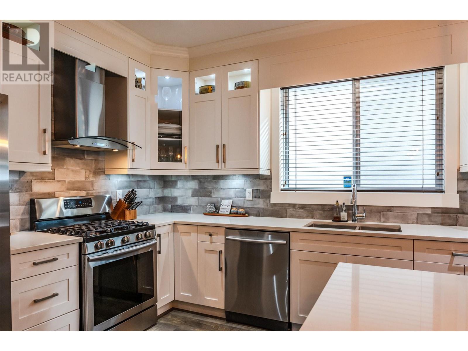 361 Chardonnay Avenue, Oliver, British Columbia  V0H 1T4 - Photo 6 - 10335062