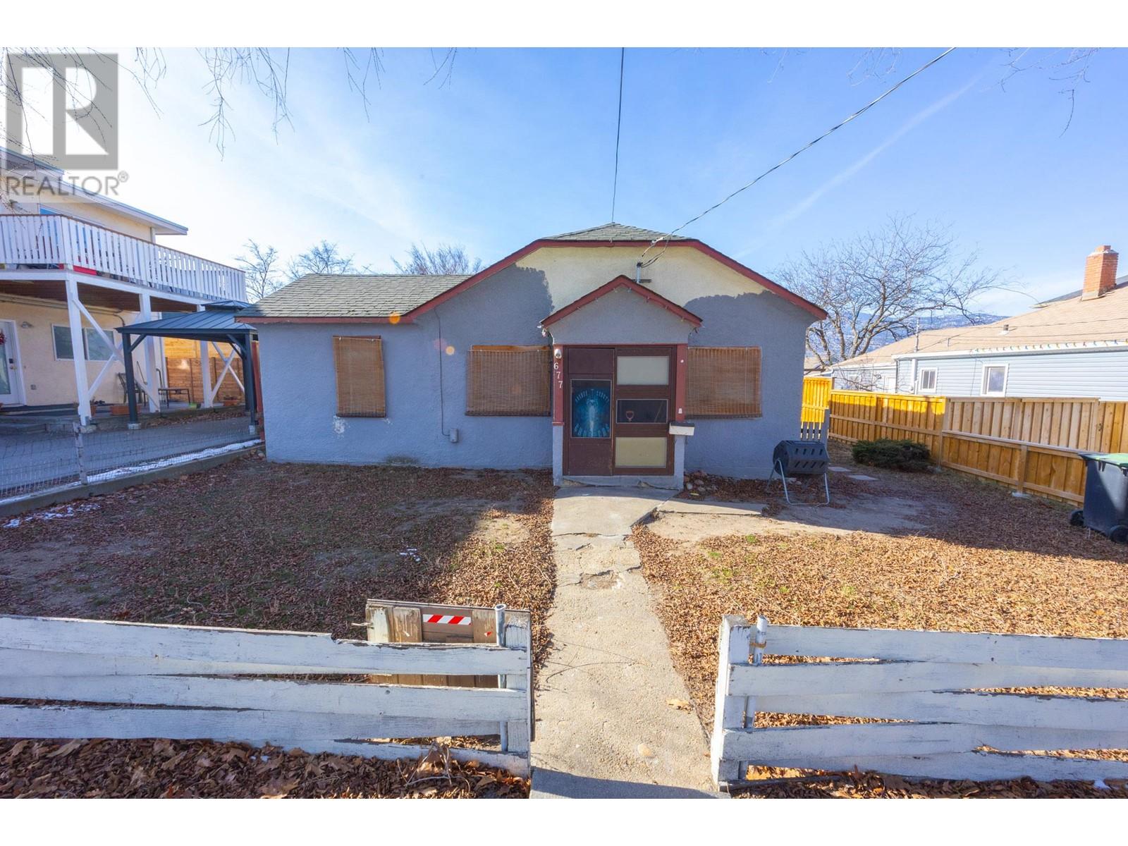 677 Papineau Street, Penticton, British Columbia  V2A 4X8 - Photo 1 - 10335232