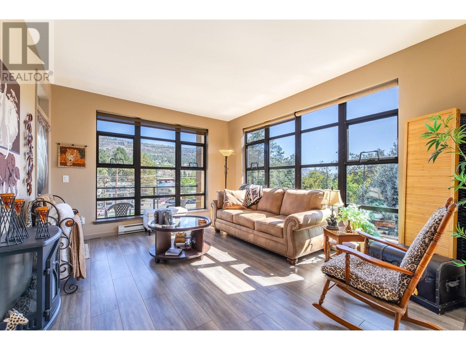 3589 Skaha Lake Road Unit# 404, Penticton, British Columbia  V2A 7K2 - Photo 1 - 10335239