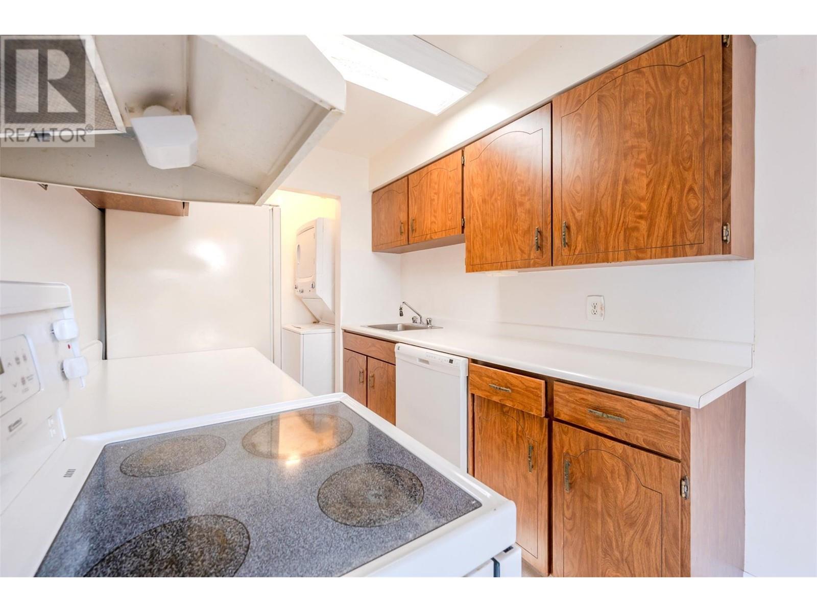 22 Abbott Street Unit# 201, Penticton, British Columbia  V2A 4J2 - Photo 17 - 10335696