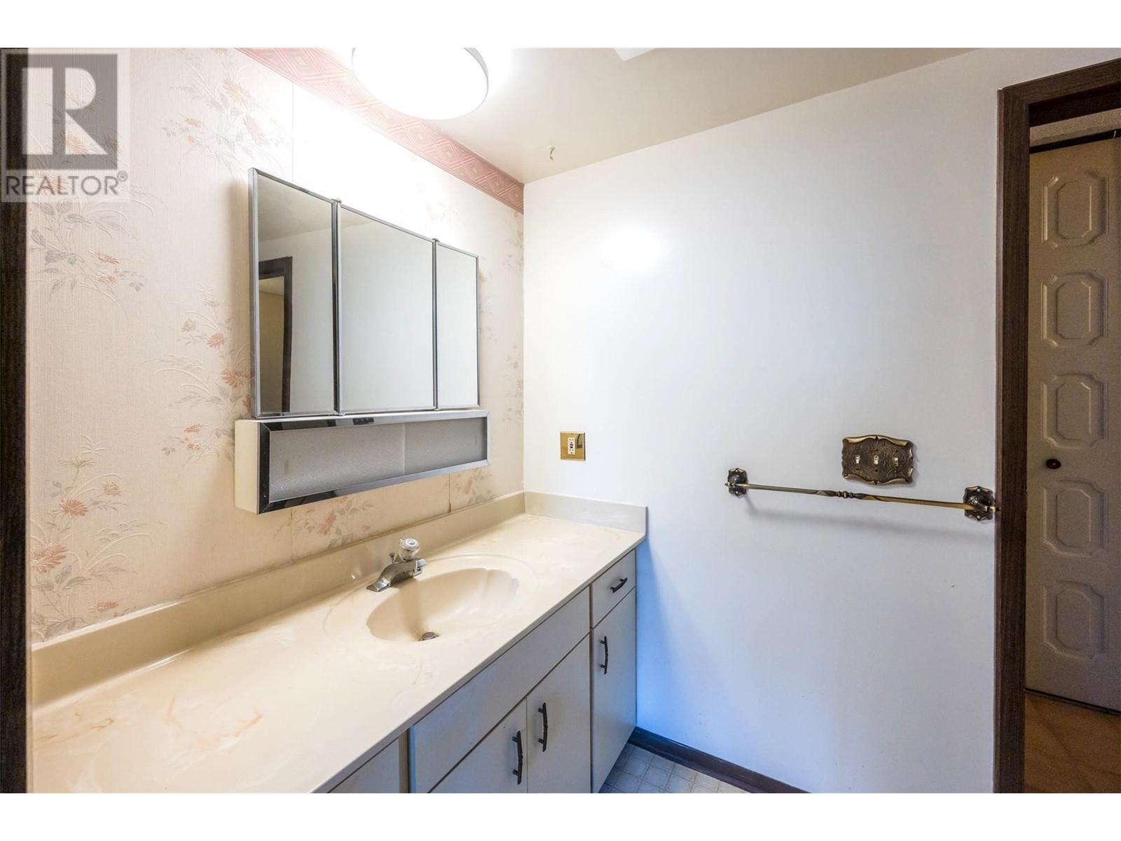 22 Abbott Street Unit# 201, Penticton, British Columbia  V2A 4J2 - Photo 28 - 10335696