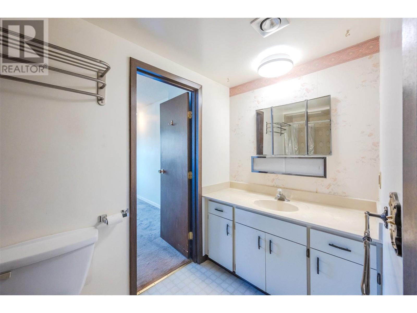 22 Abbott Street Unit# 201, Penticton, British Columbia  V2A 4J2 - Photo 29 - 10335696