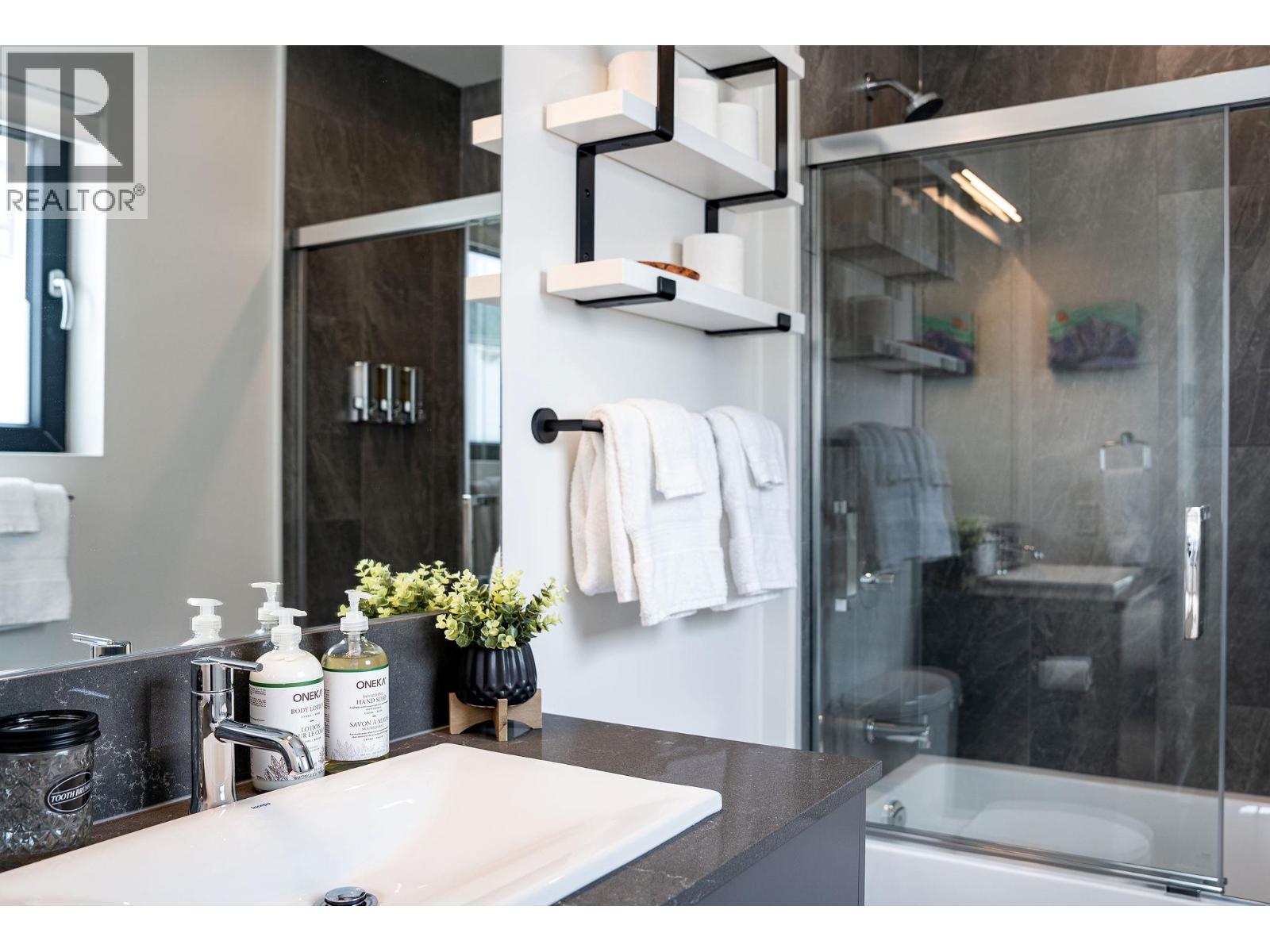 1701 Coursier Avenue Unit# 3301, Revelstoke, British Columbia  V0E 2S3 - Photo 18 - 10335802