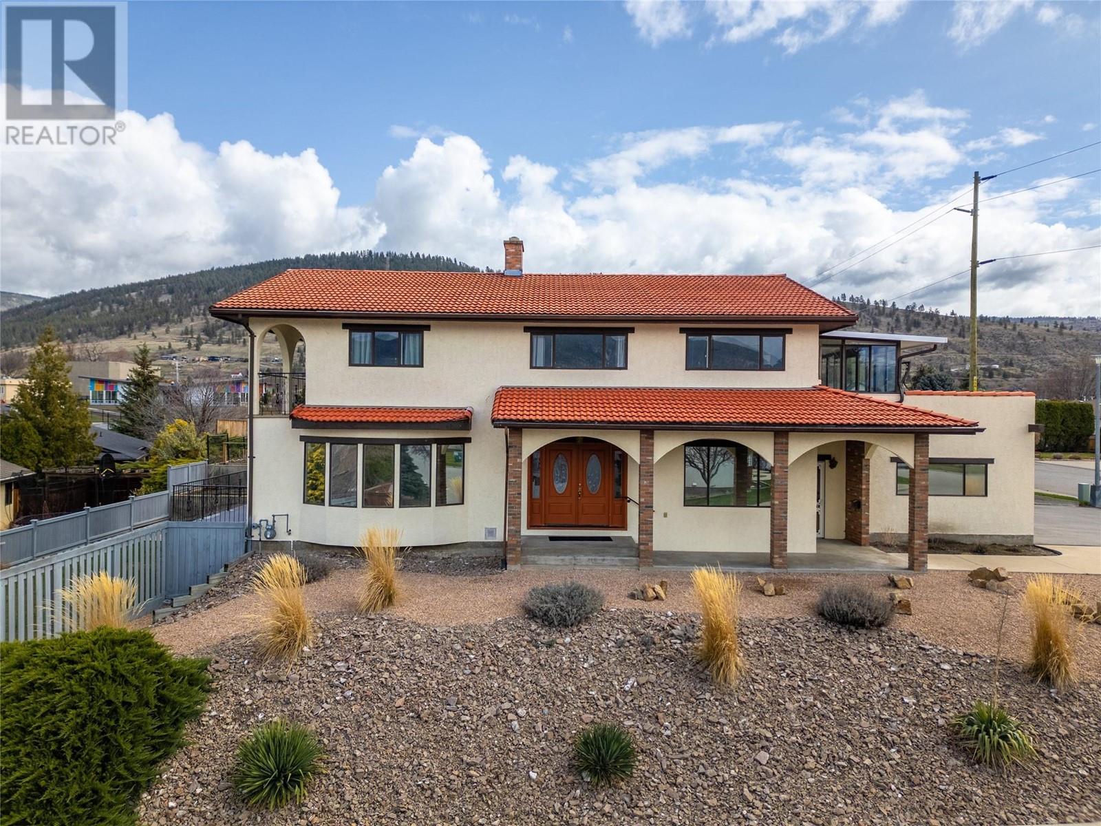 969 Westminster Avenue E, Penticton, British Columbia  V2A 7P1 - Photo 1 - 10335342