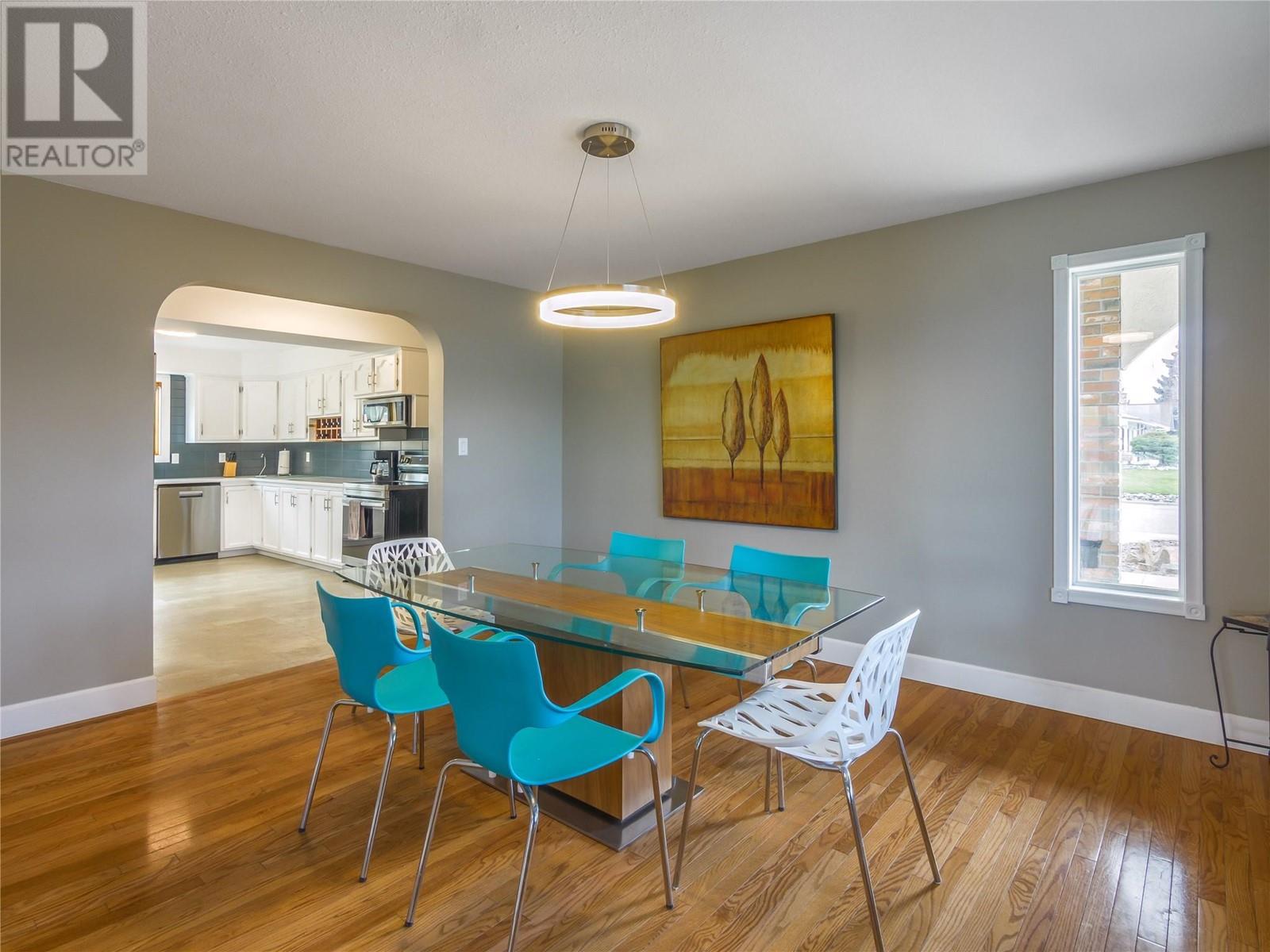 969 Westminster Avenue E, Penticton, British Columbia  V2A 7P1 - Photo 2 - 10335342