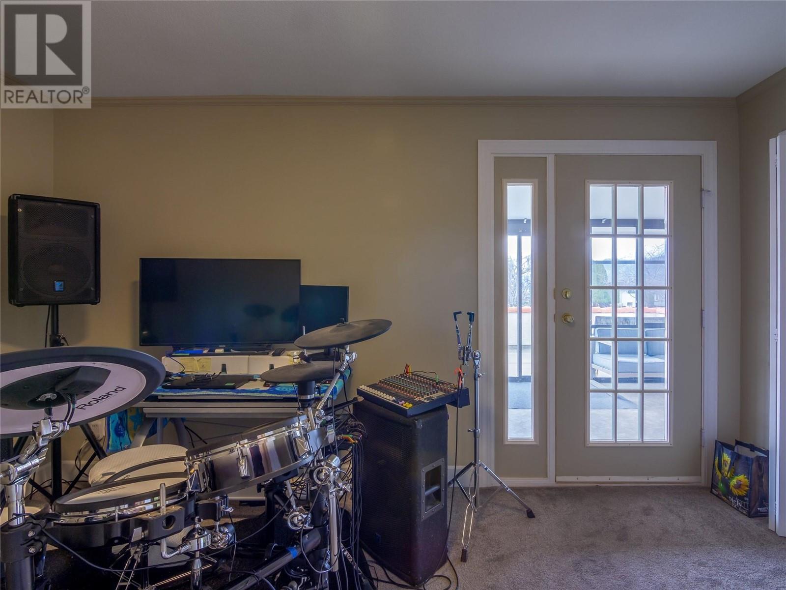 969 Westminster Avenue E, Penticton, British Columbia  V2A 7P1 - Photo 39 - 10335342