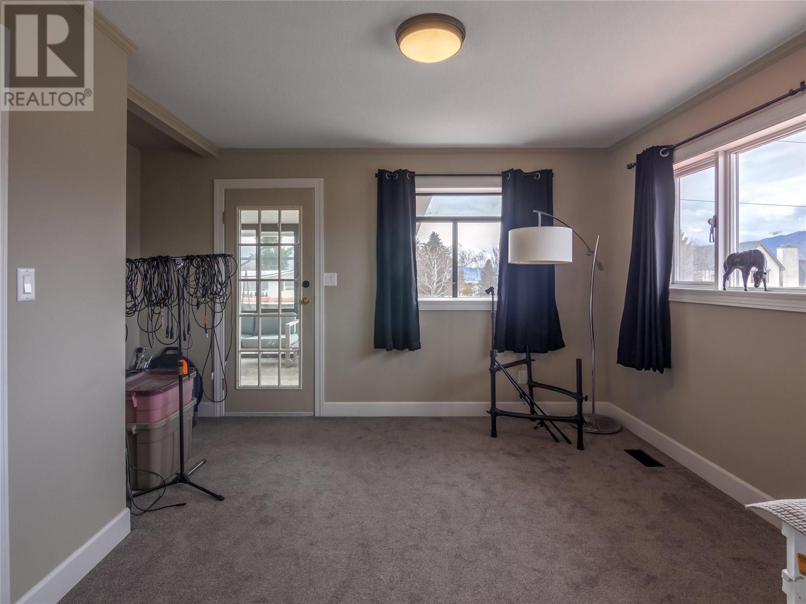 969 Westminster Avenue E, Penticton, British Columbia  V2A 7P1 - Photo 40 - 10335342