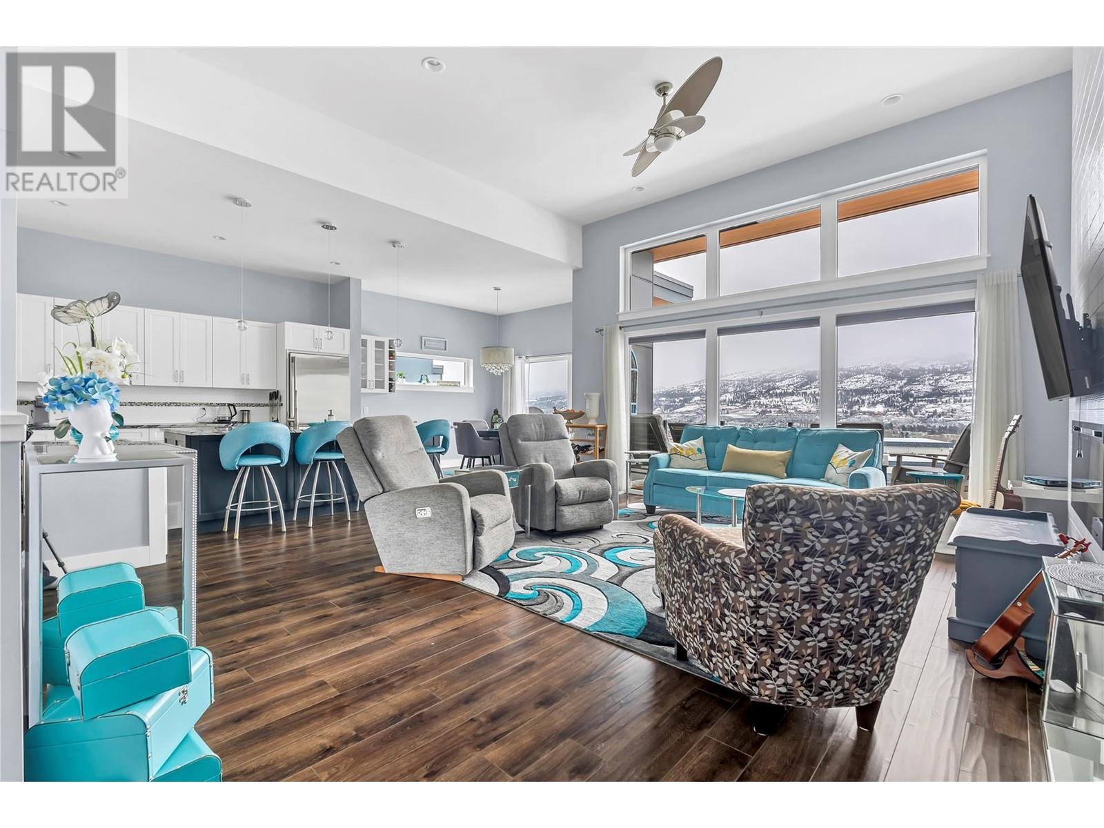 141 View Lane, Penticton, British Columbia  V2A 0A6 - Photo 2 - 10336159