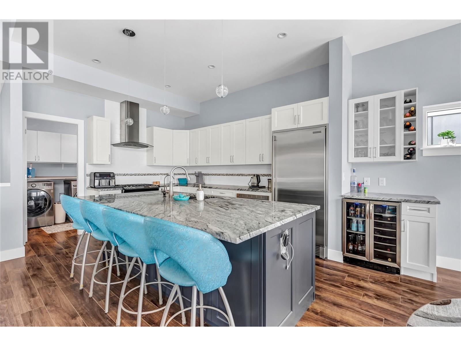141 View Lane, Penticton, British Columbia  V2A 0A6 - Photo 5 - 10336159