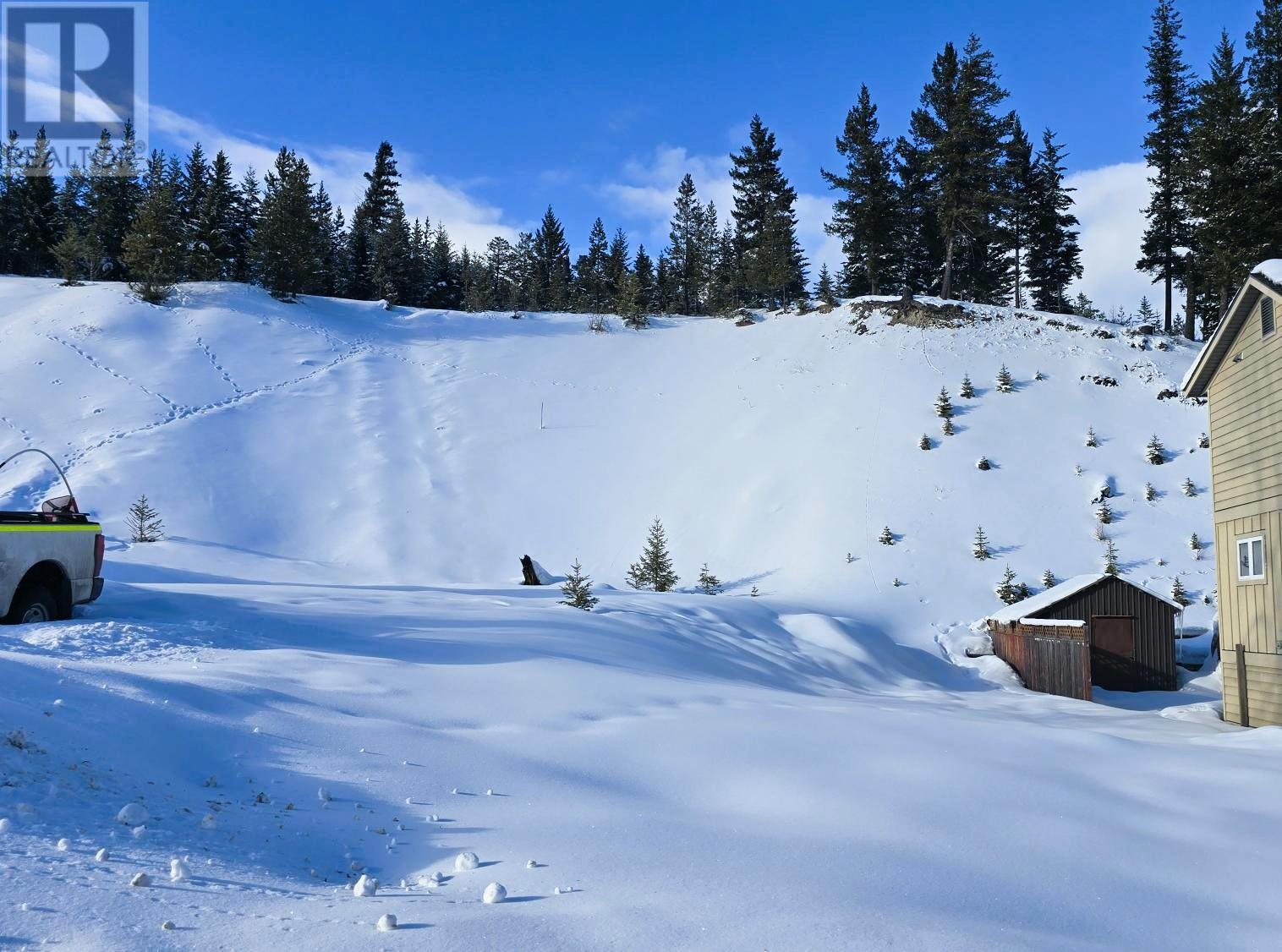 754 Balmer Crescent, Elkford, British Columbia  V0B 1H0 - Photo 1 - 10335882