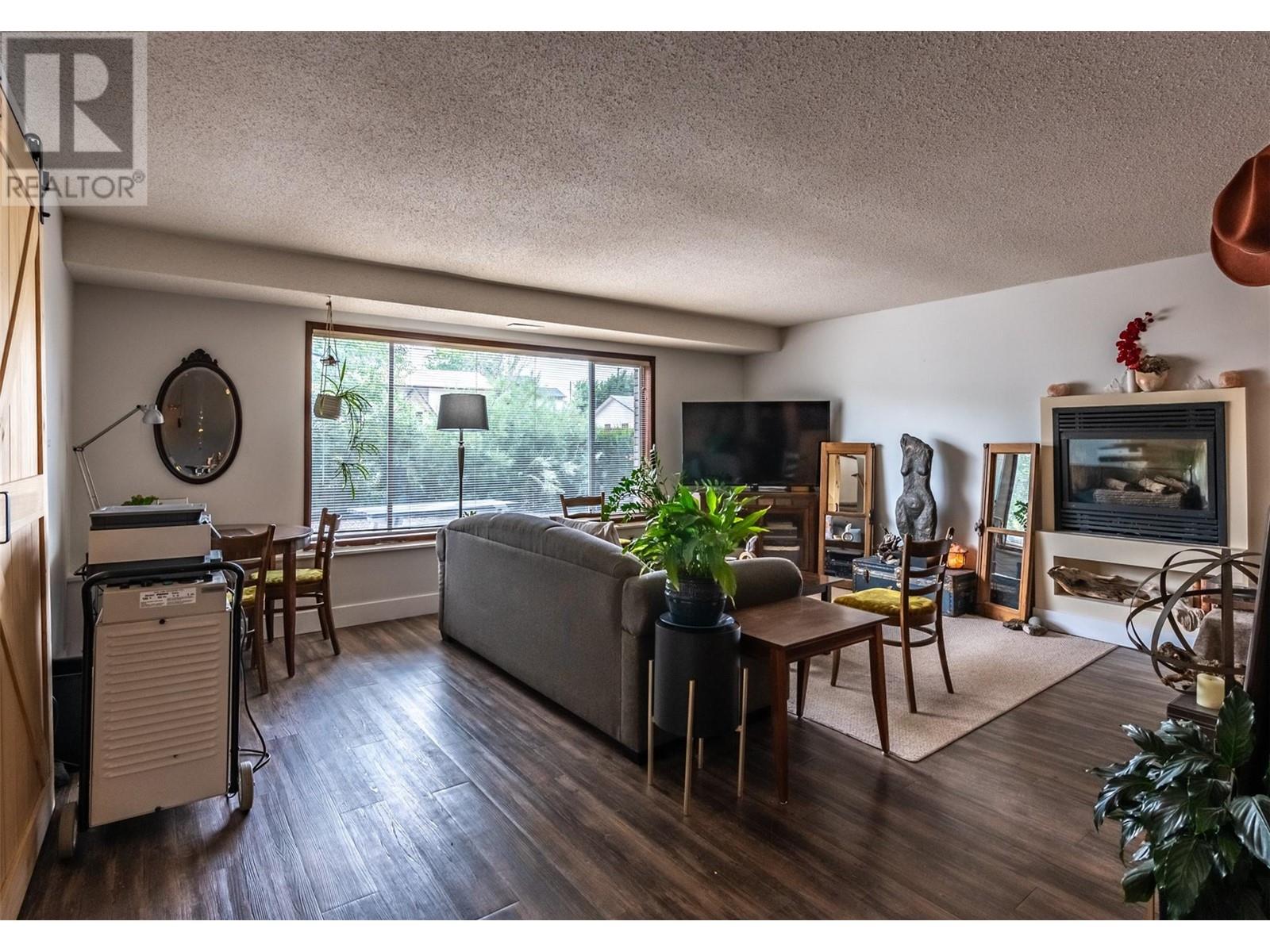 1020 Morningstar Road, Oliver, British Columbia  V0H 1T9 - Photo 6 - 10331543