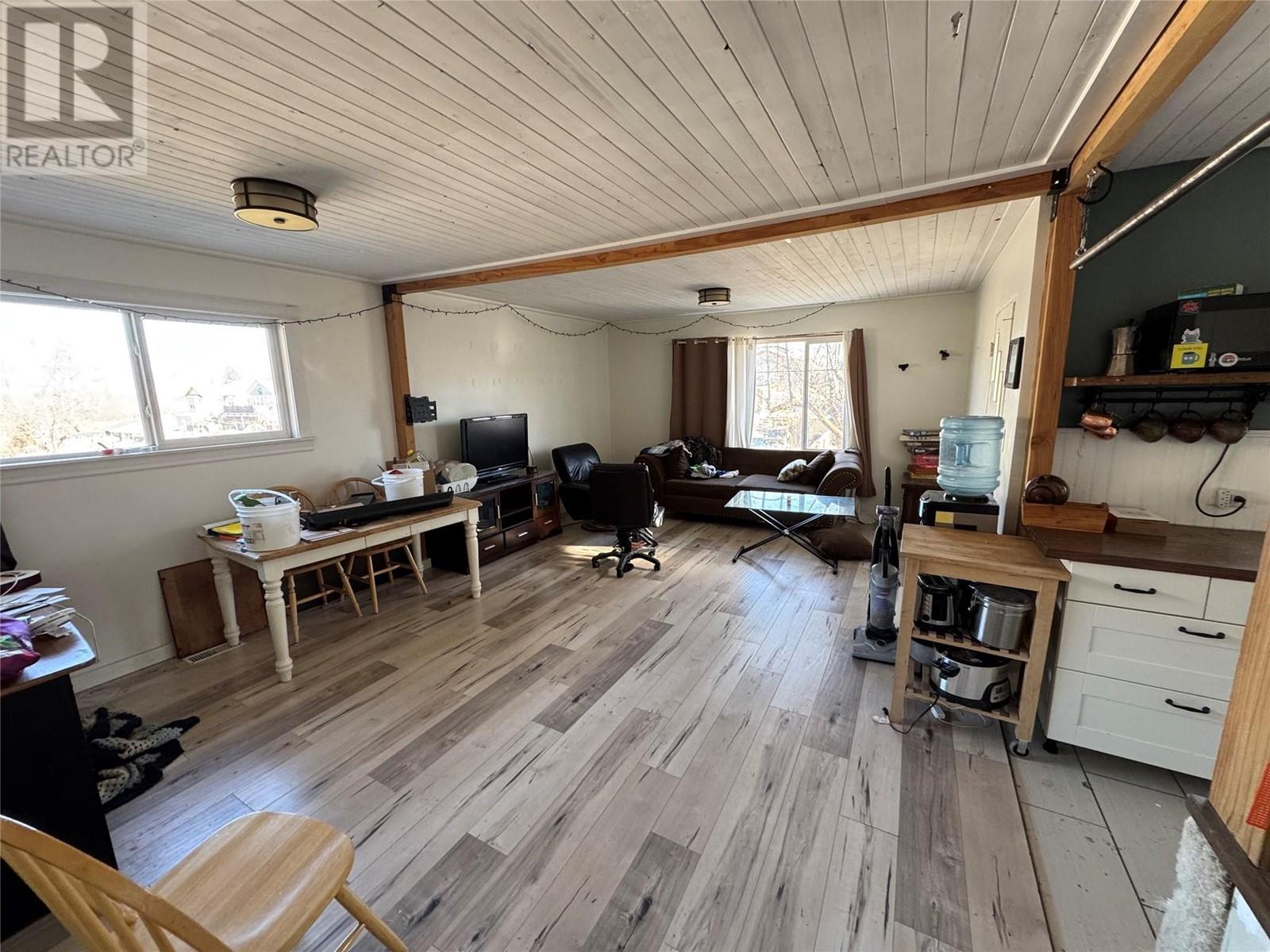 6470 Hollow Street, Oliver, British Columbia  V0H 1T0 - Photo 10 - 10334477