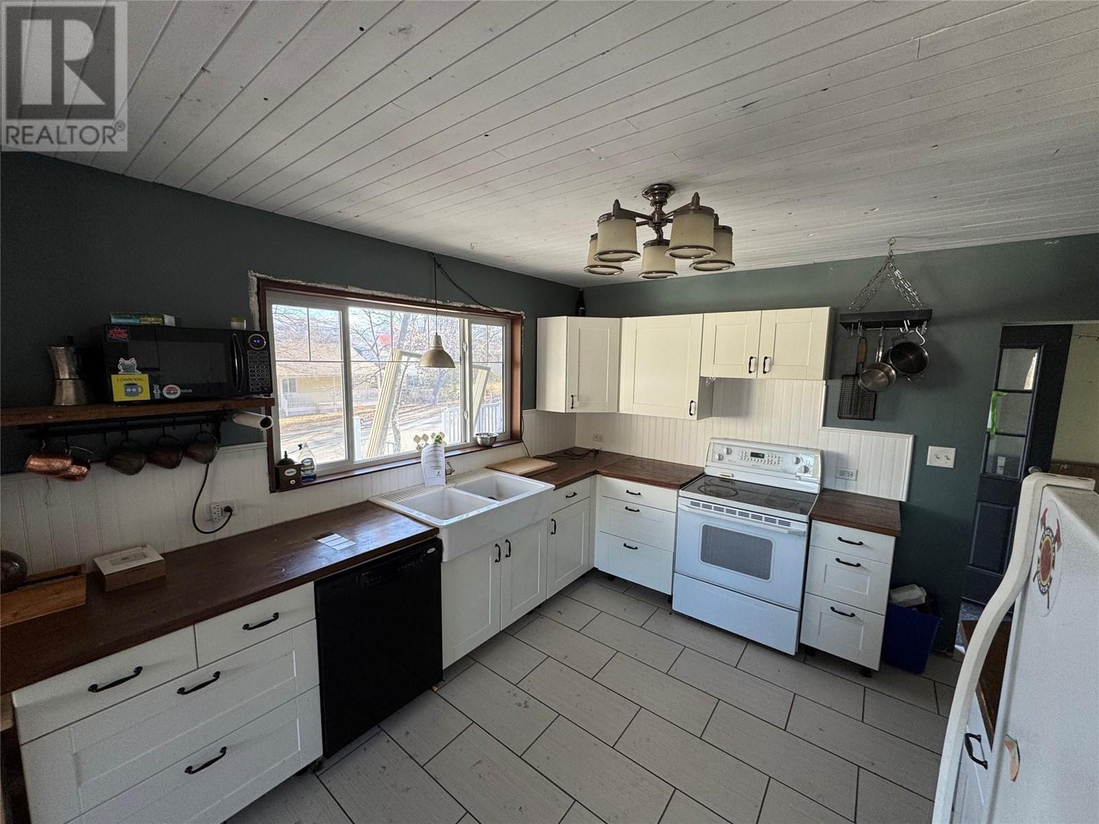 6470 Hollow Street, Oliver, British Columbia  V0H 1T0 - Photo 9 - 10334477