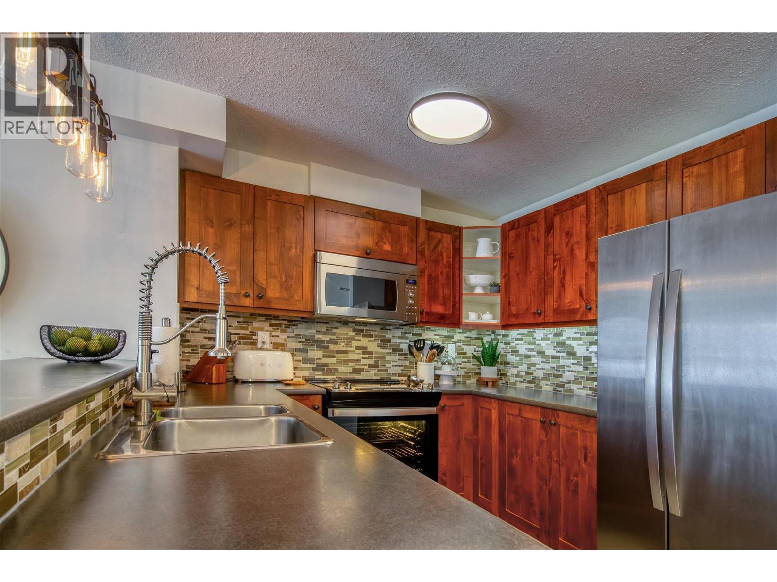 2070 Summit Drive Unit# 307, Panorama, British Columbia  V0A 1T0 - Photo 1 - 10336355