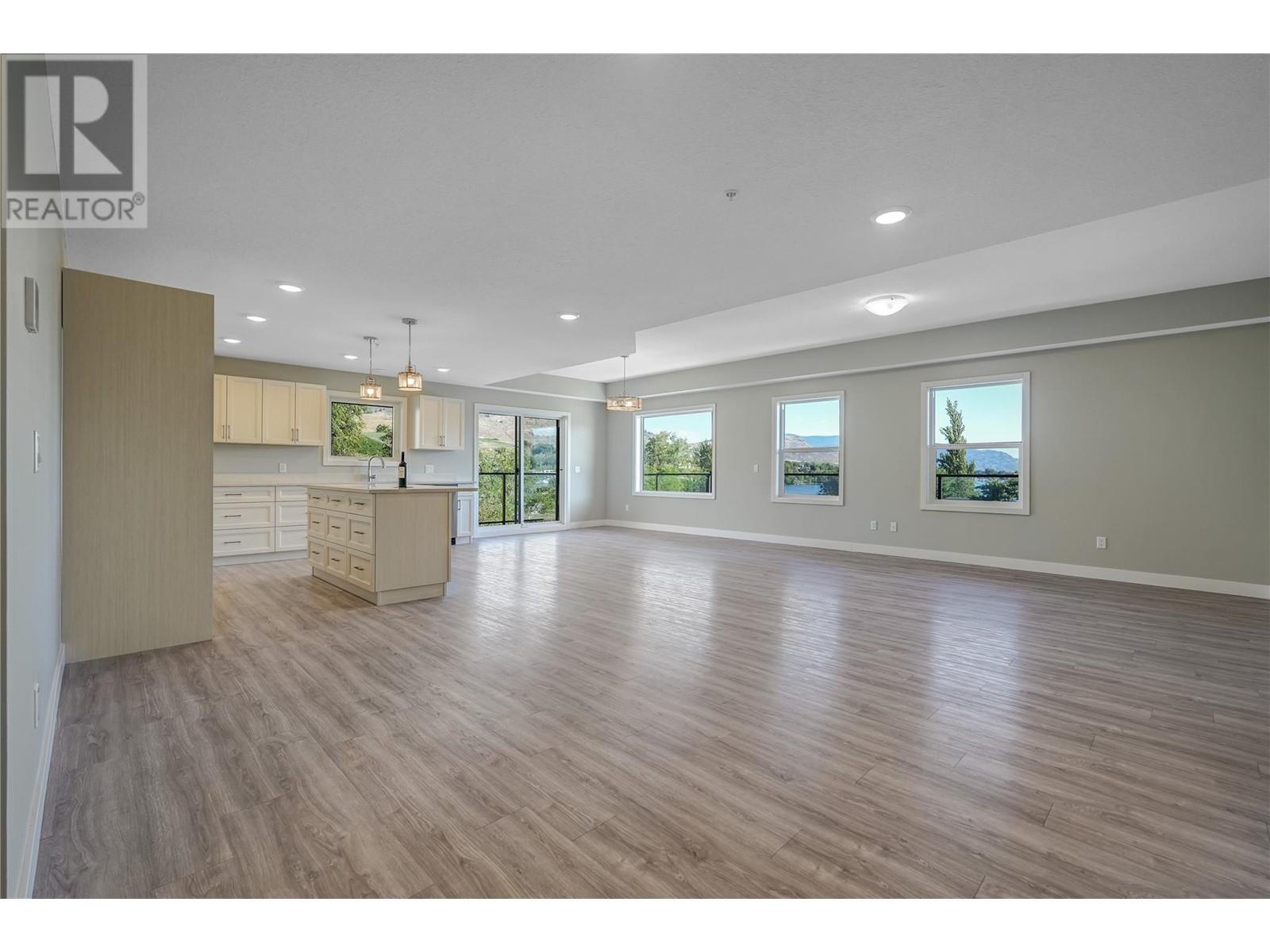 5620 51st Street Unit# 404, Osoyoos, British Columbia  V0H 1V6 - Photo 3 - 10336665