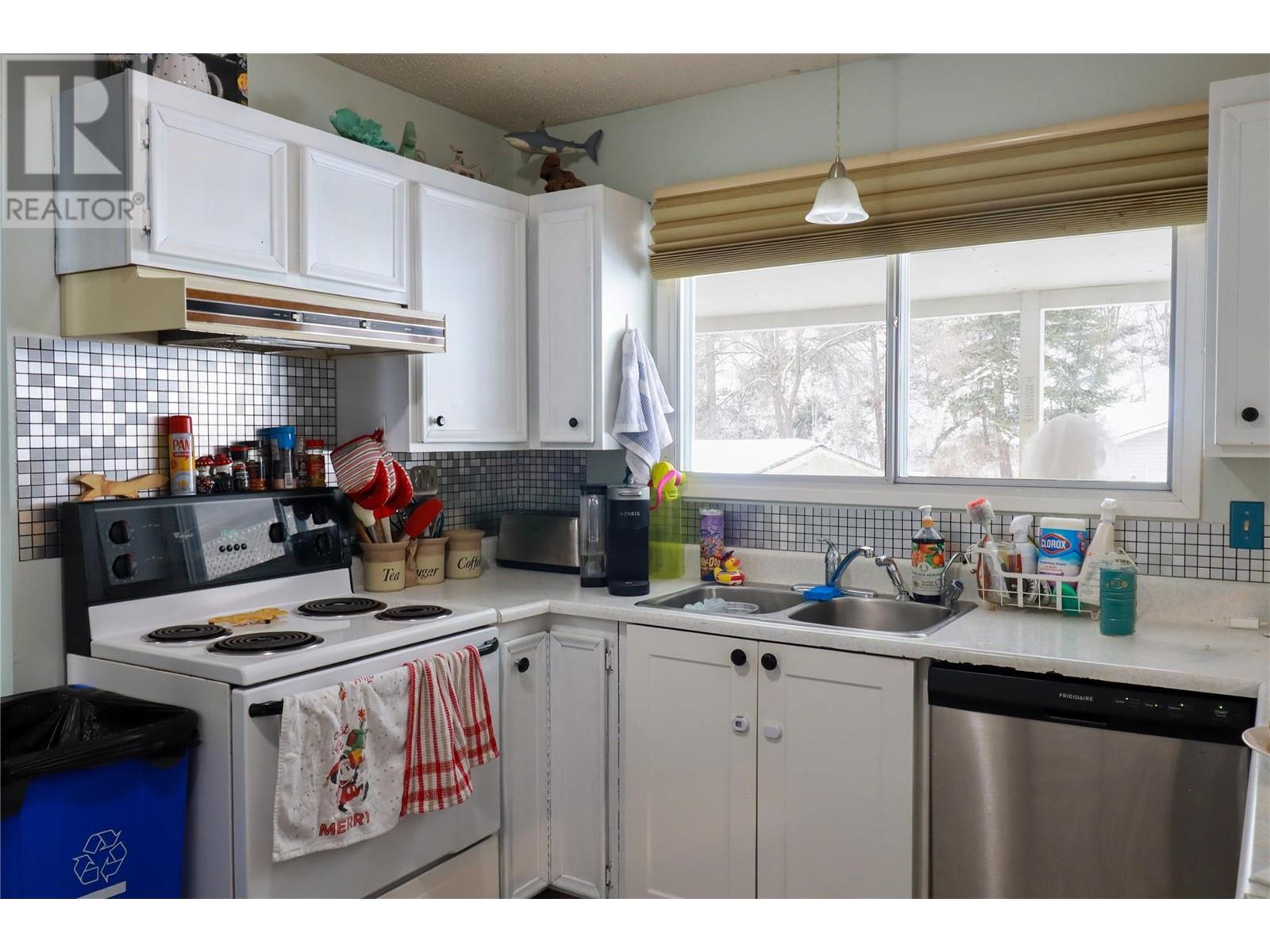 12115 Marshall Crescent, Summerland, British Columbia  V0H 1Z5 - Photo 5 - 10336582