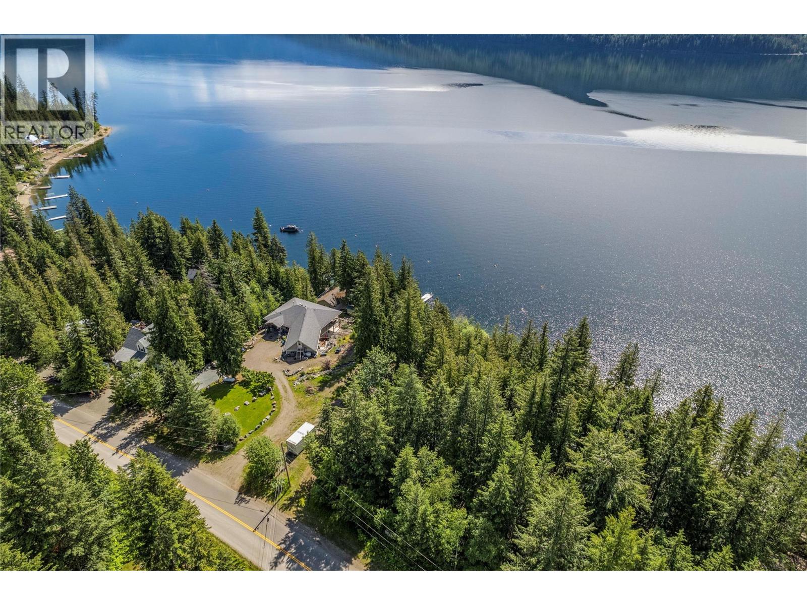 8734 Squilax Anglemont Road, St. Ives, British Columbia  V0E 1M9 - Photo 10 - 10326988