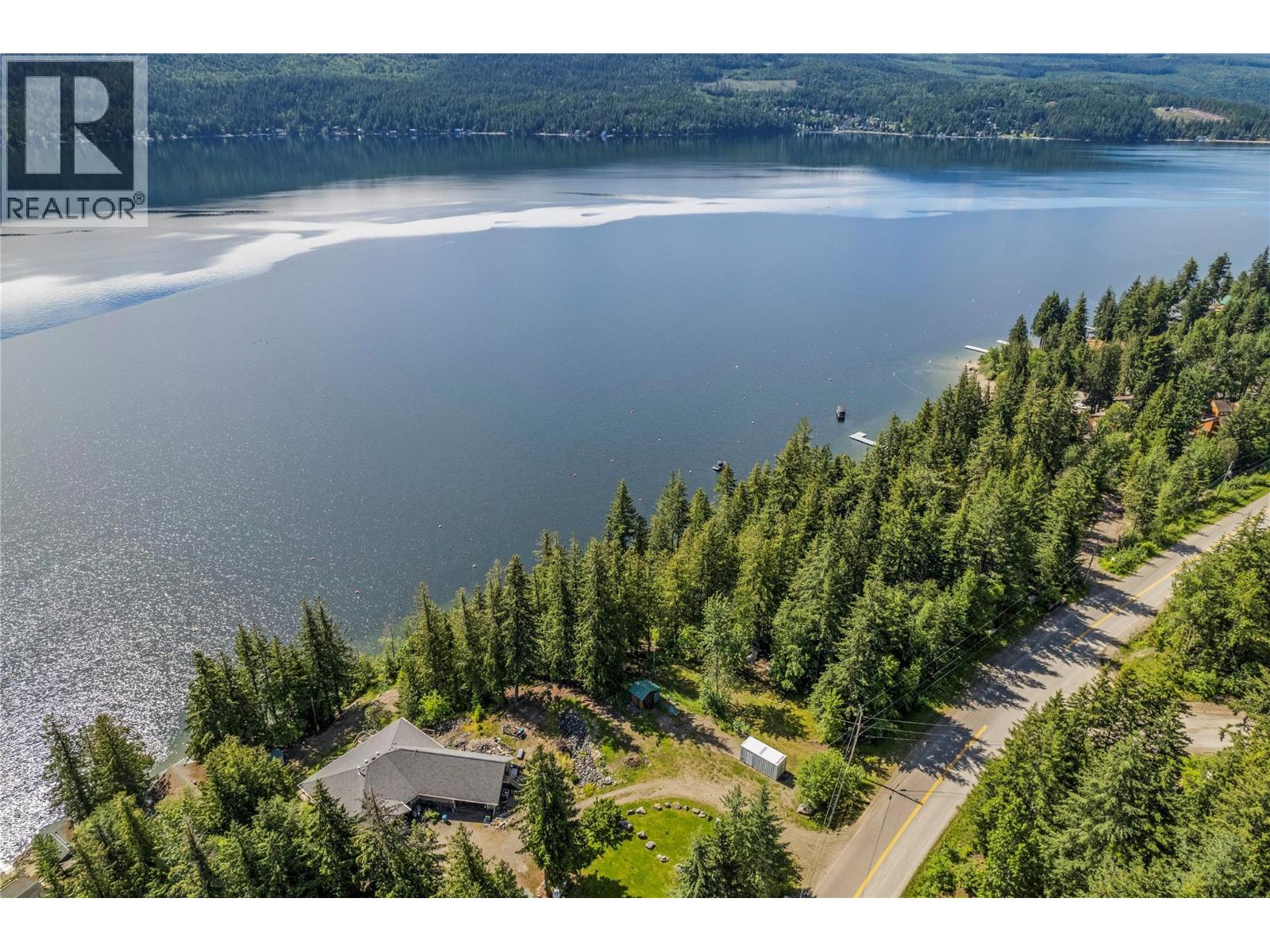 8734 Squilax Anglemont Road, St. Ives, British Columbia  V0E 1M9 - Photo 11 - 10326988