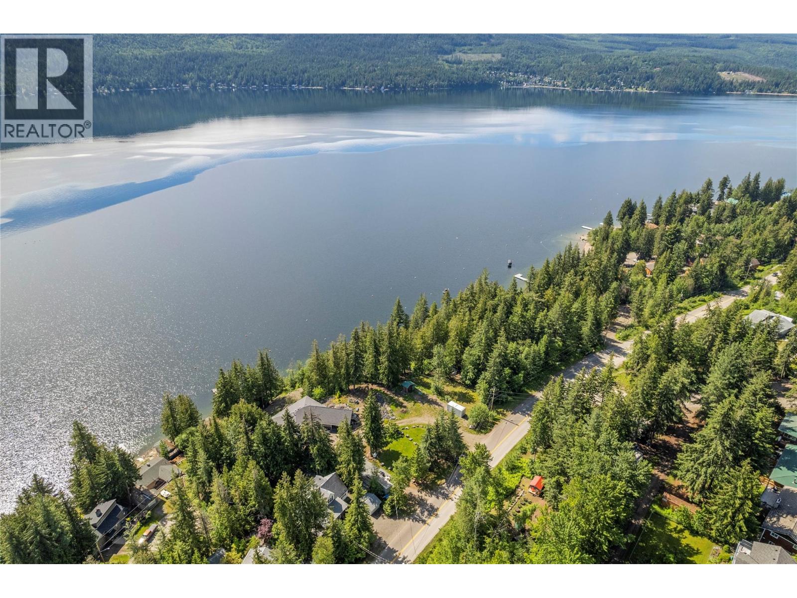 8734 Squilax Anglemont Road, St. Ives, British Columbia  V0E 1M9 - Photo 12 - 10326988