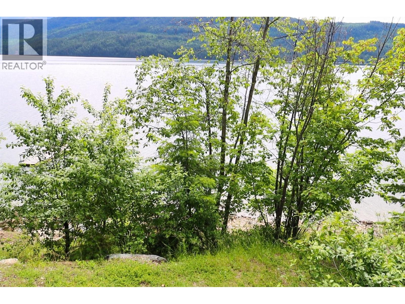 8734 Squilax Anglemont Road, St. Ives, British Columbia  V0E 1M9 - Photo 6 - 10326988