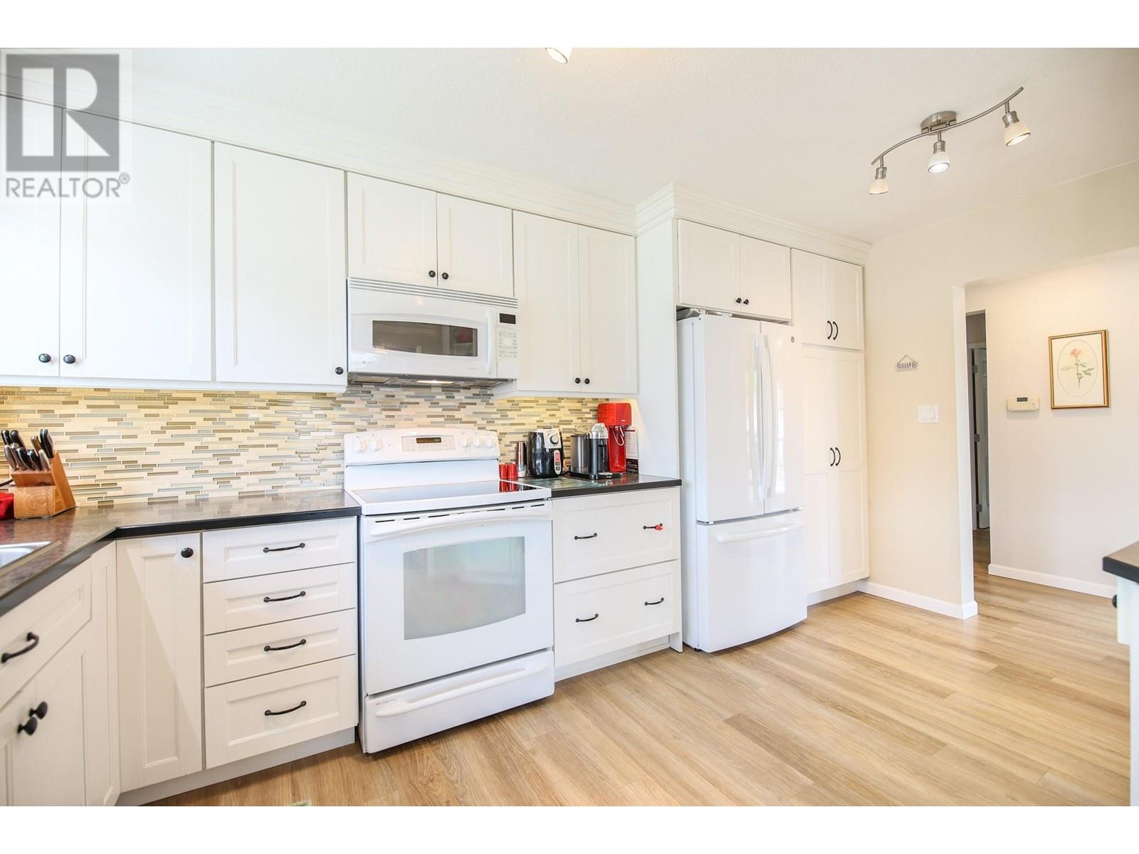 3610 Jasmine Drive, Osoyoos, British Columbia  V0H 1V1 - Photo 19 - 10336727