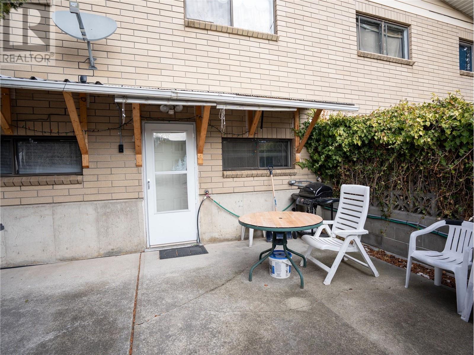 196 Waterford Avenue, Penticton, British Columbia  V2A 3T7 - Photo 22 - 10335917