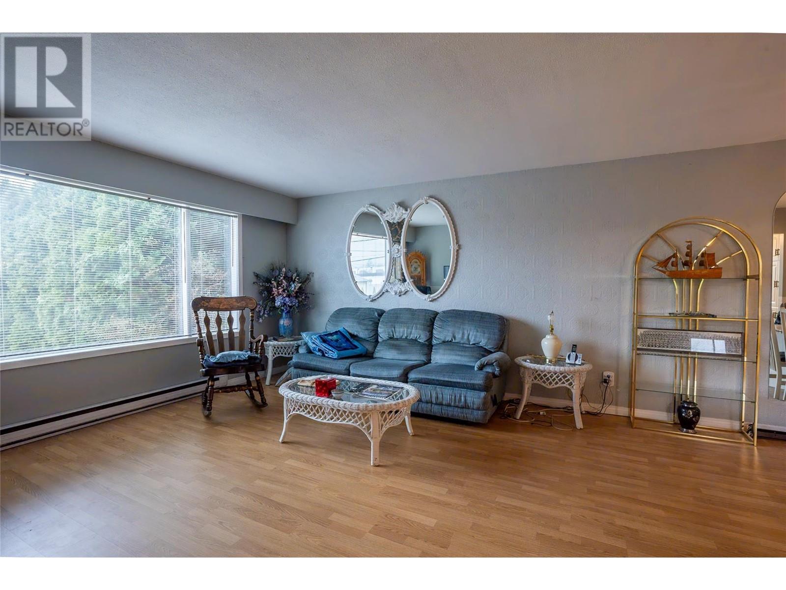 196 Waterford Avenue, Penticton, British Columbia  V2A 3T7 - Photo 5 - 10335917