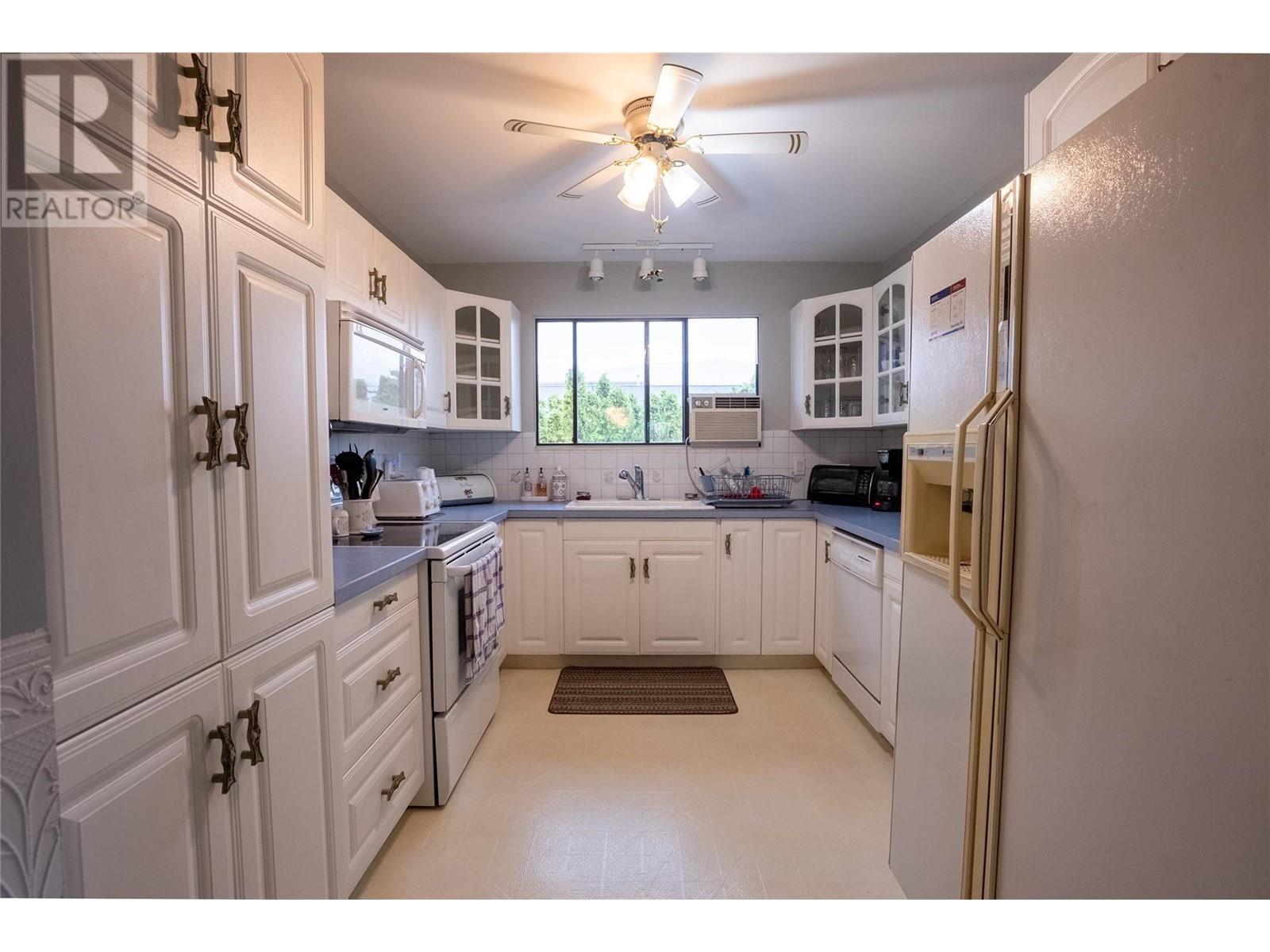 196 Waterford Avenue, Penticton, British Columbia  V2A 3T7 - Photo 7 - 10335917